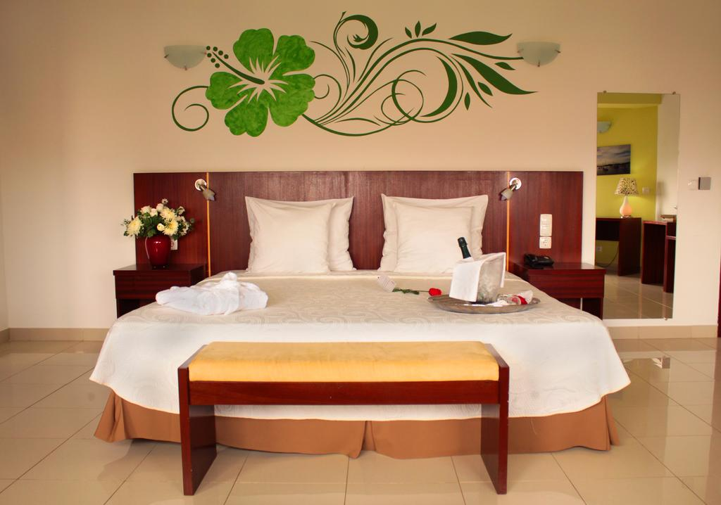 LIVVO Don Paco Hotel 3