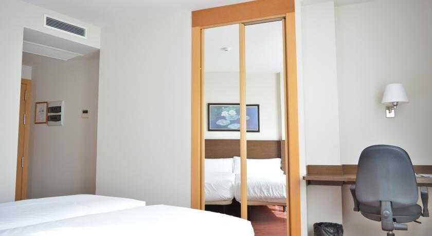 Hotel Palacio Congresos 2 Hotel Palacio Congresos 2