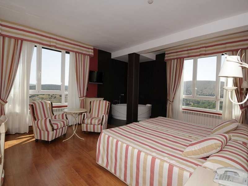 Hotel Leonor Miron 2