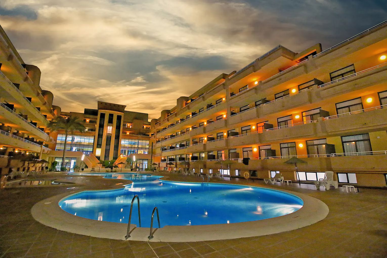 Advise Hotels Reina 1 Advise Hotels Reina 1