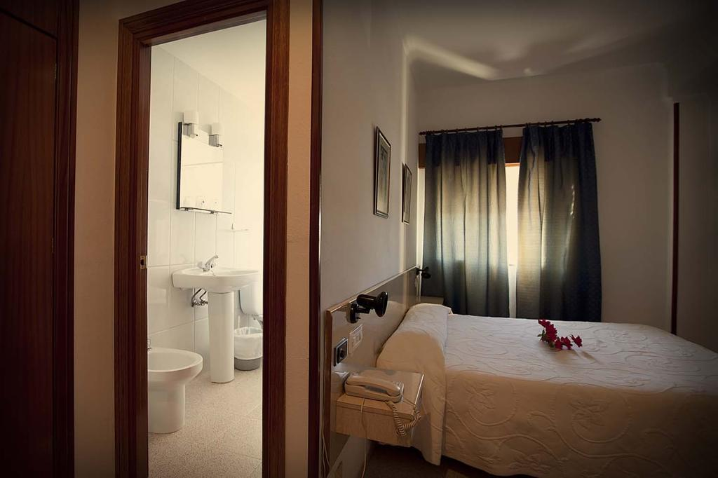 Catalan Hotel 2 Catalan Hotel 2