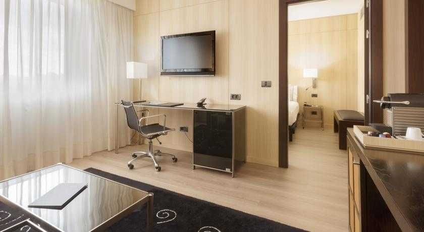 AC Hotel Córdoba by Marriott 3