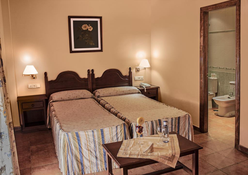 Hotel Asador Albenzaire 2