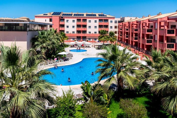 🌴🏖️¡TU RINCÓN JUNTO AL MAR EN HUELVA! ☀️ Desde 1 noche: Apartamentos 3★ con piscina cerca de la playa | Punta Umbría