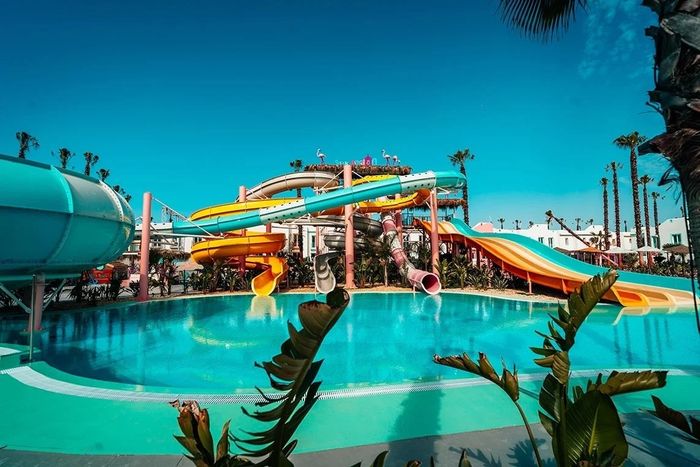 🏖️ Verão 2026! Resort Tudo Incluído 4* com Escorregas aquáticos e perto da Praia | Matalascañas