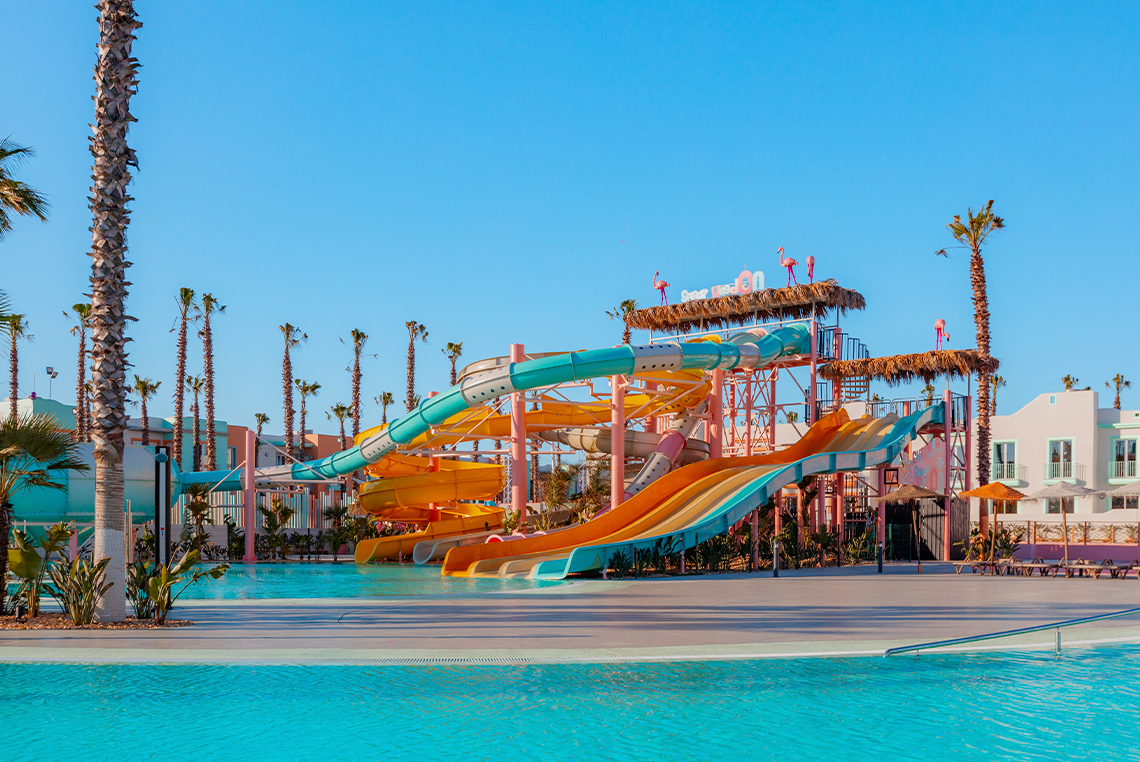 ¡ÚLTIMAS SALIDA DE VERANO! 🌞TODO INCLUIDO 4*EN HUELVA!🧳Alójate en el On City Resort All Inclusive y disfruta de su parque acuático📍Matalascañas