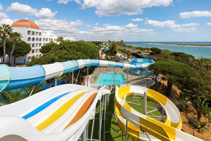 🌄¡TOBOGANES EN HUELVA CON DESAYUNO! 🏖️Estancia en hotel 4* al lado de la playa | Cartaya