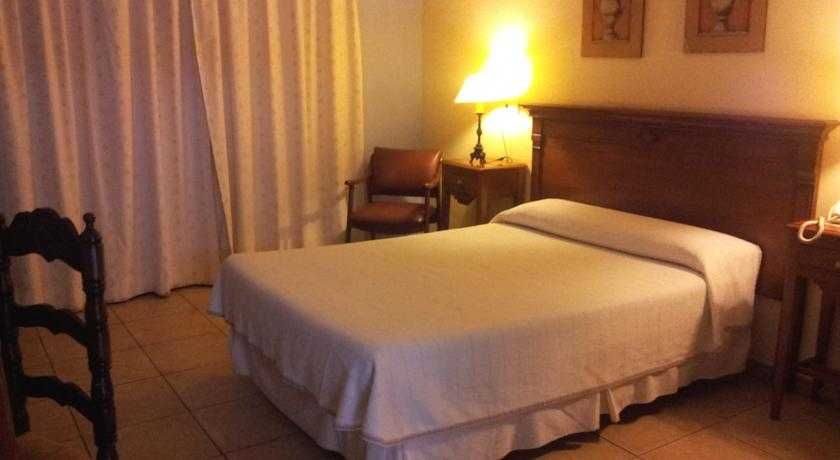 Hotel Maria De Molina 2