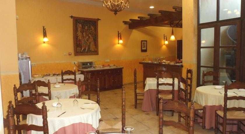 Hotel Maria De Molina 3