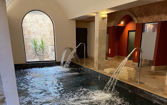 🤴🏼🫧¡RELÁJATE COMO UN REY A 20 MIN DE JÁEN!🏰♒ Un palacio del Siglo XIX con desayuno + 1 acceso al SPA y -50% en niños | Mengíbar