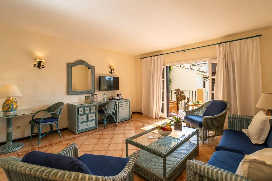 Bluebay Banus 3 Bluebay Banus 3