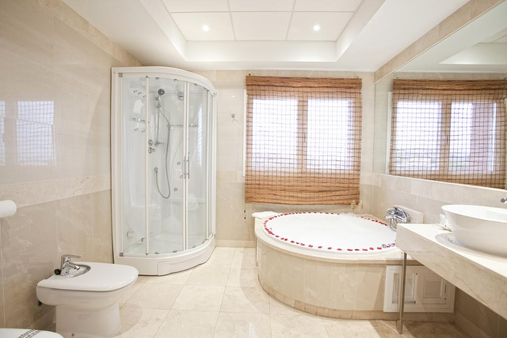 Cortijo Chico Málaga Airport 3