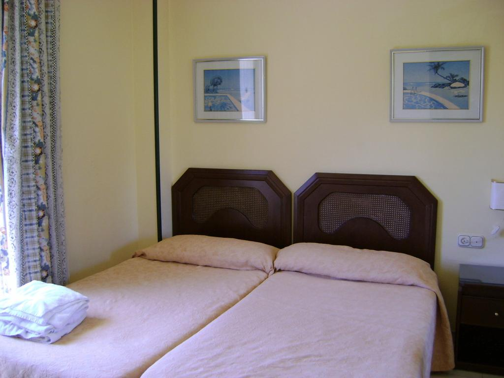 Apartamentos Mediterraneo (Nerja) 2