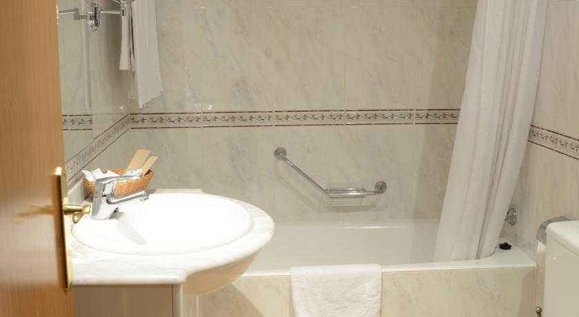 Aparthotel Suites Huesca 3