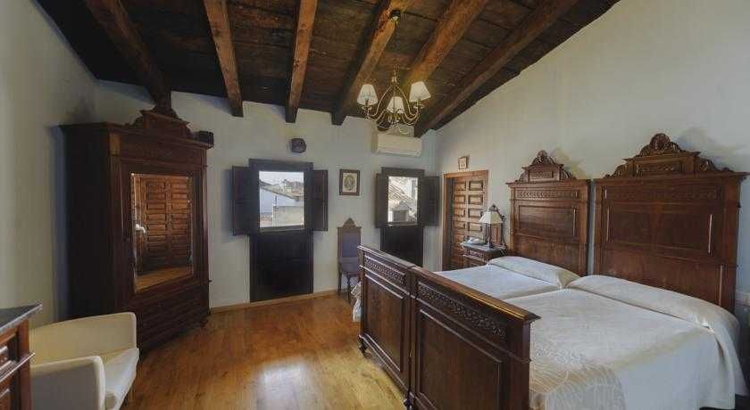 Hotel Los Leones+Bilhete Dinópolis