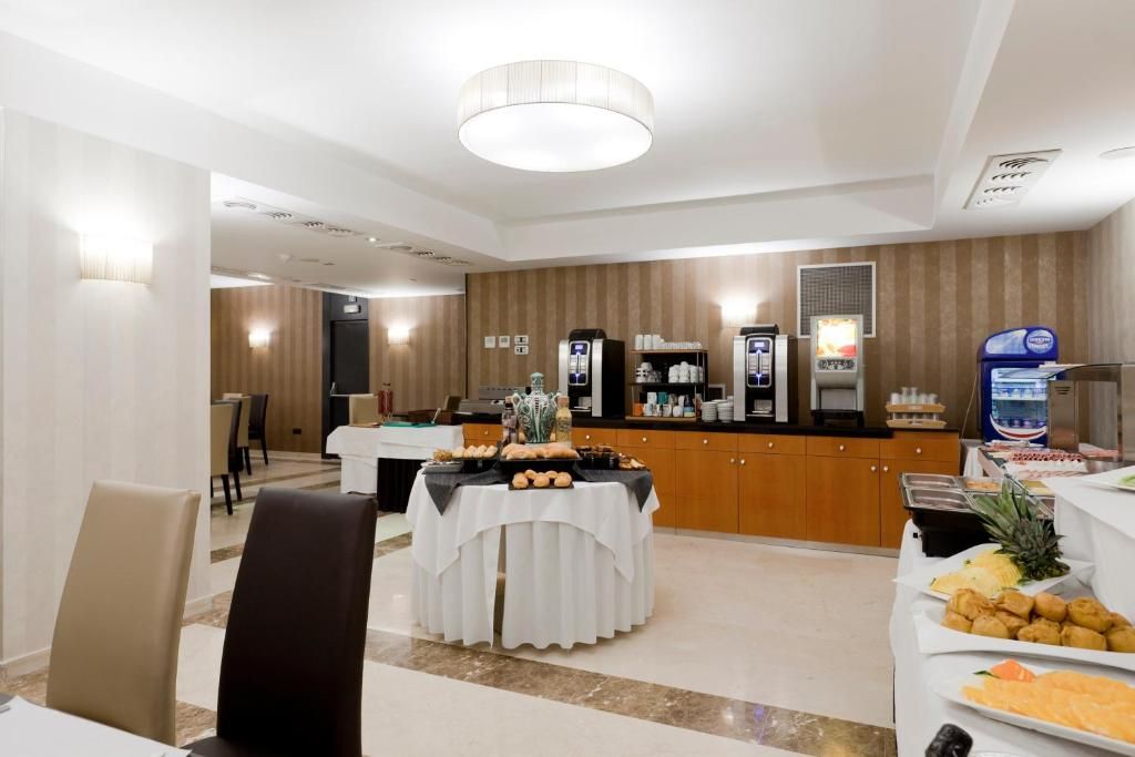 Hotel Reina Cristina 2 Hotel Reina Cristina 2