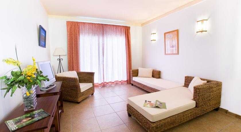 Gema Apartamentos Aguamarina Golf 2