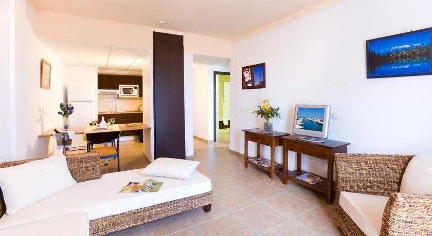 Gema Apartamentos Aguamarina Golf 3