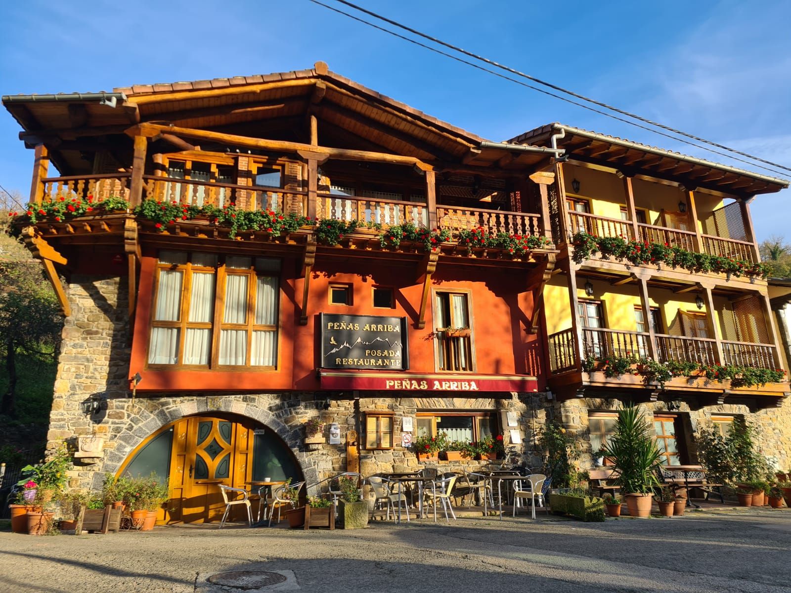 Oferta Posada Peñas Arriba: 1 Cena regional tipica y Visita de bodegas 1 Oferta Posada Peñas Arriba: 1 Cena regional tipica y Visita de bodegas 1