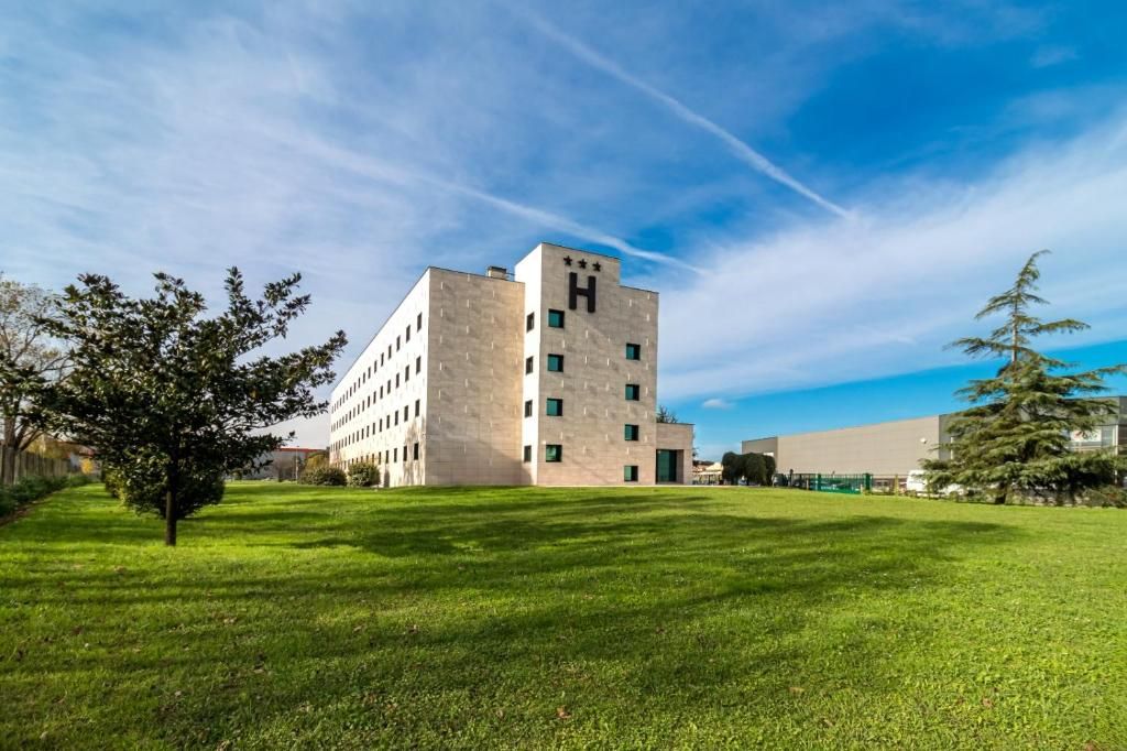 Hotel Puerta Santander 1