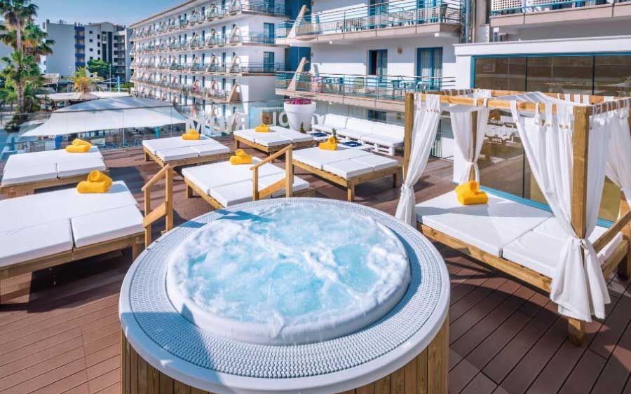 Hotel Alhambra 4 estrelas em Santa Susanna