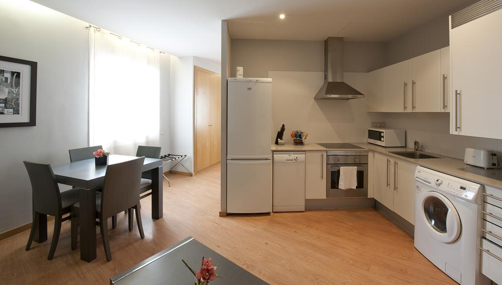 Amister Apartments 3