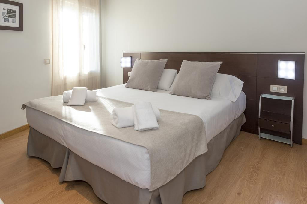 Amister Apartments 1