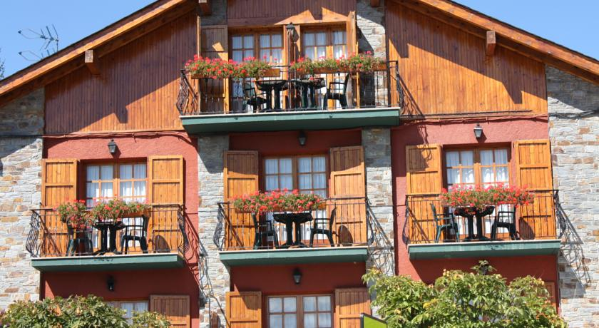 Hotel Esquirol 2 estrelas em Llivia