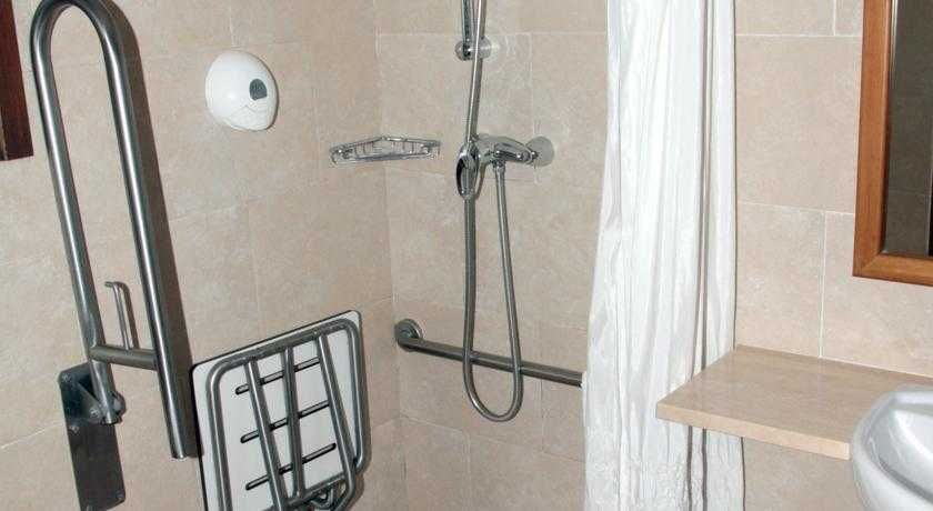 Hotel Albares 3 Hotel Albares 3