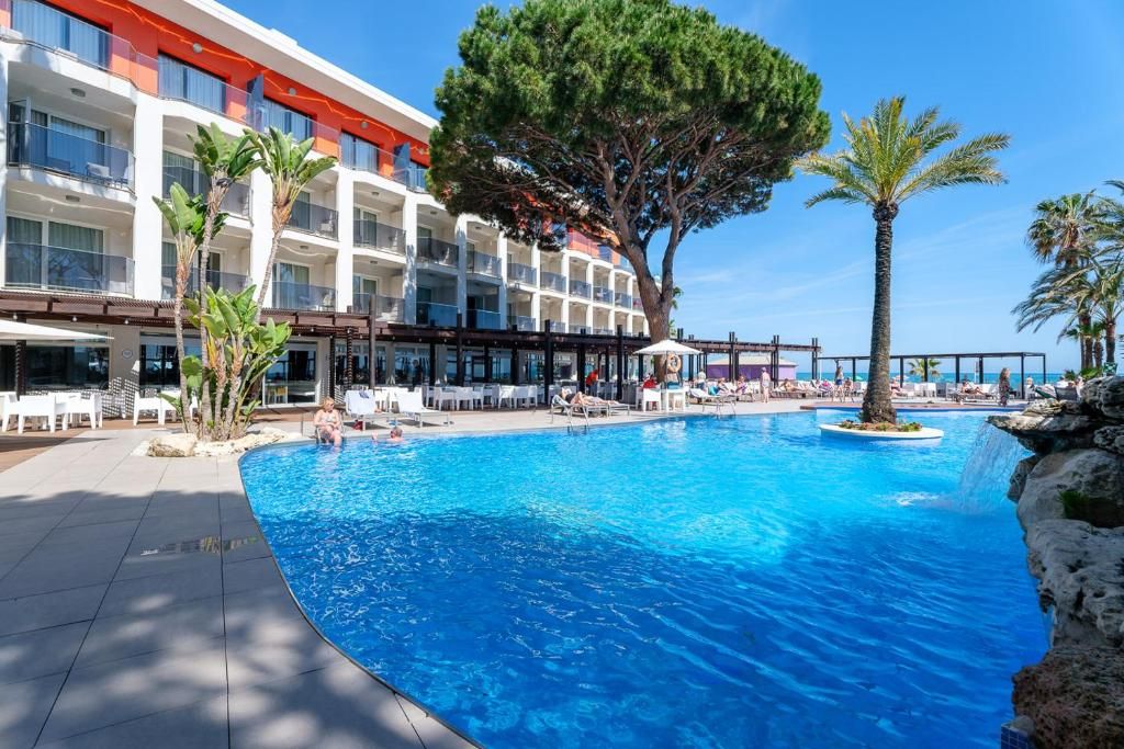 🌞VERANO 2025: Estival Centurión Playa 4* Desayuno Incluido | CAMBRILS 🌺