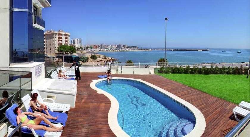 Flamingo 4 estrellas en Ampolla