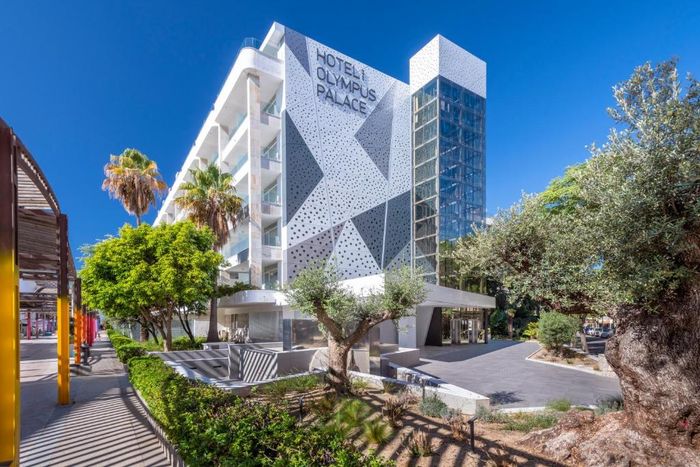 🍂ESTE OTOÑO...¡VEN A SALOU CON MEDIA PENSIÓN!🏖️🥐Alójate en un Hotel 4⭐a 400 metros de la playa  y -20% en la 3ª persona | Tarragona