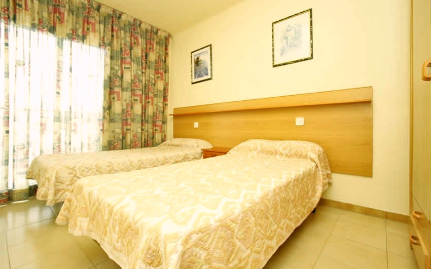 Pins Marina Cambrils 2 Pins Marina Cambrils 2