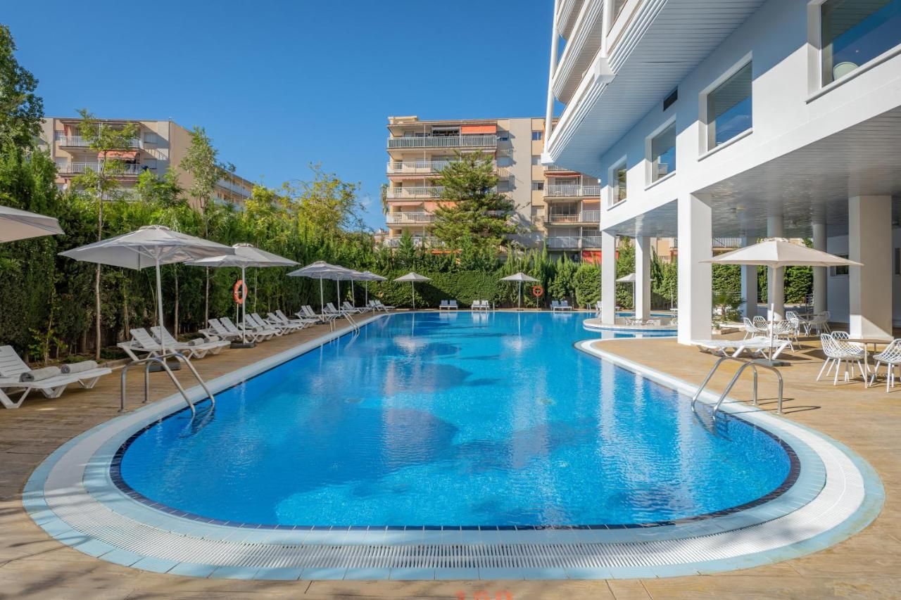 Ponient Pirámide Salou + Tickets PortAventura World 2