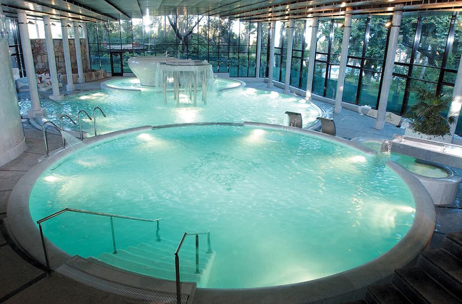 ⛲✨¡EL PARAÍSO TERMAL DE TARRAGONA! ♒🧘‍♀️Circuito SPA + Desayuno en Hotel 4* ¡Un Oasis de relax y bienestar!