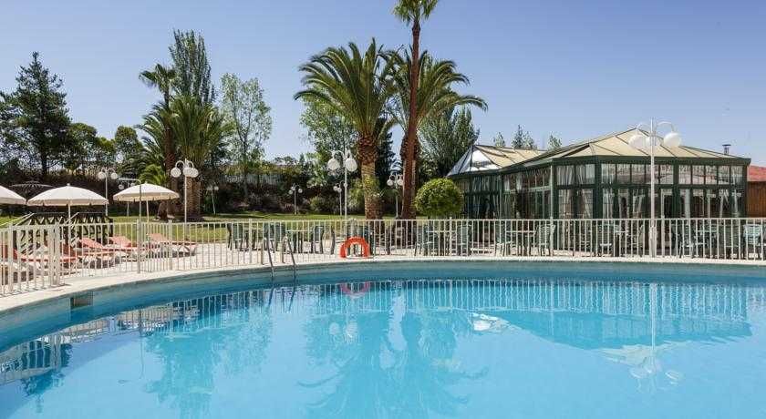 Ilunion Las Lomas 2 Ilunion Las Lomas 2