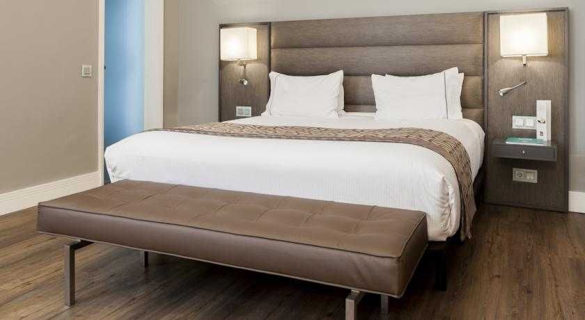 AC Palacio Del Retiro Autograph Collection 2