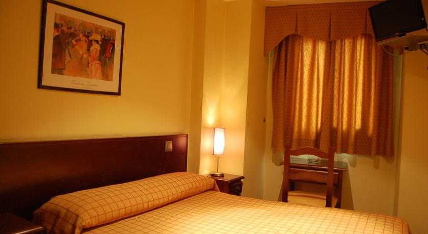 Hostal Complutense 2