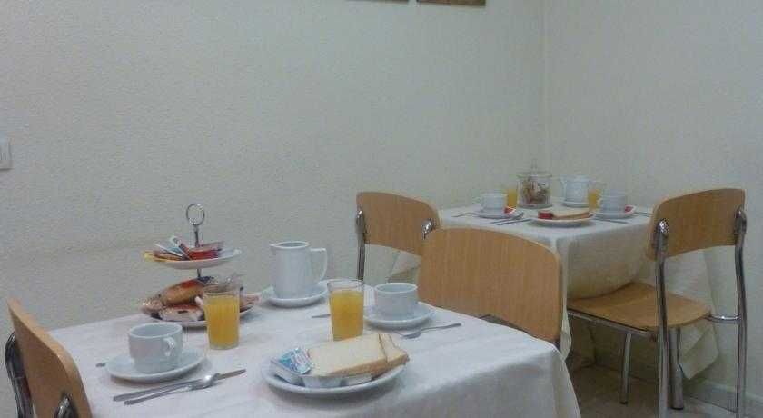 Hostal El Val 3 Hostal El Val 3