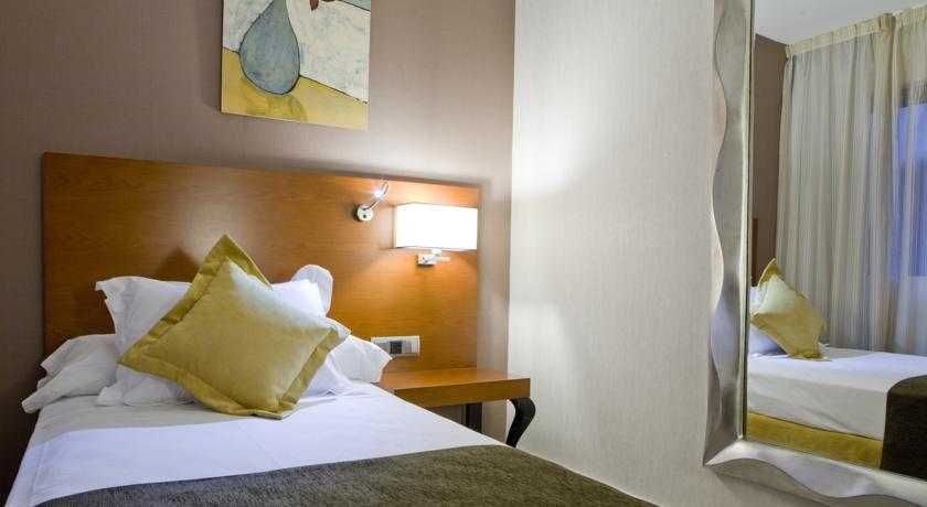 Hotel Puerta de Toledo 3 Hotel Puerta de Toledo 3
