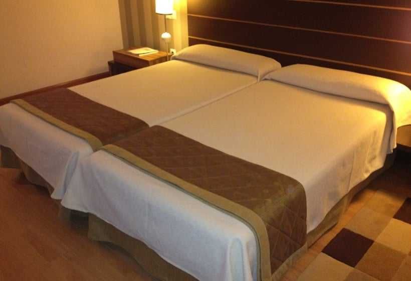 B&B Hotel Madrid Aeropuerto T4 1 B&B Hotel Madrid Aeropuerto T4 1