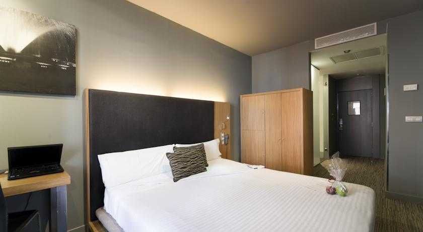 Petit Palace Tres Cruces 1 Petit Palace Tres Cruces 1