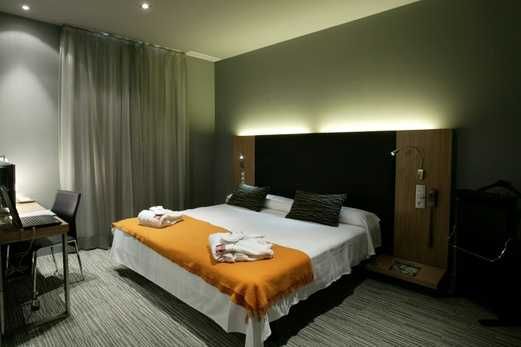 Petit Palace Tres Cruces 3 Petit Palace Tres Cruces 3