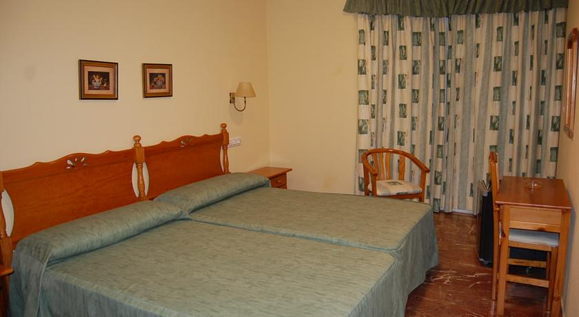 Hotel Albohera 3