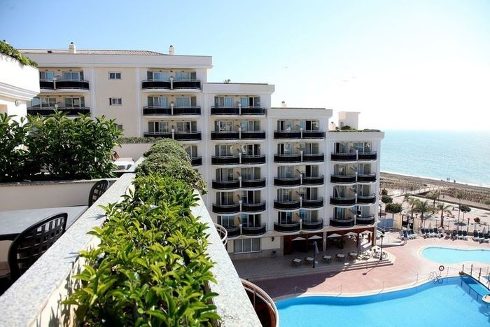 🌼¡PEÑISCOLA 4* CON DESAYUNO! 🏰🏖️Alójate frente al mar y disfruta del Mediterráneo 📍 Castellón