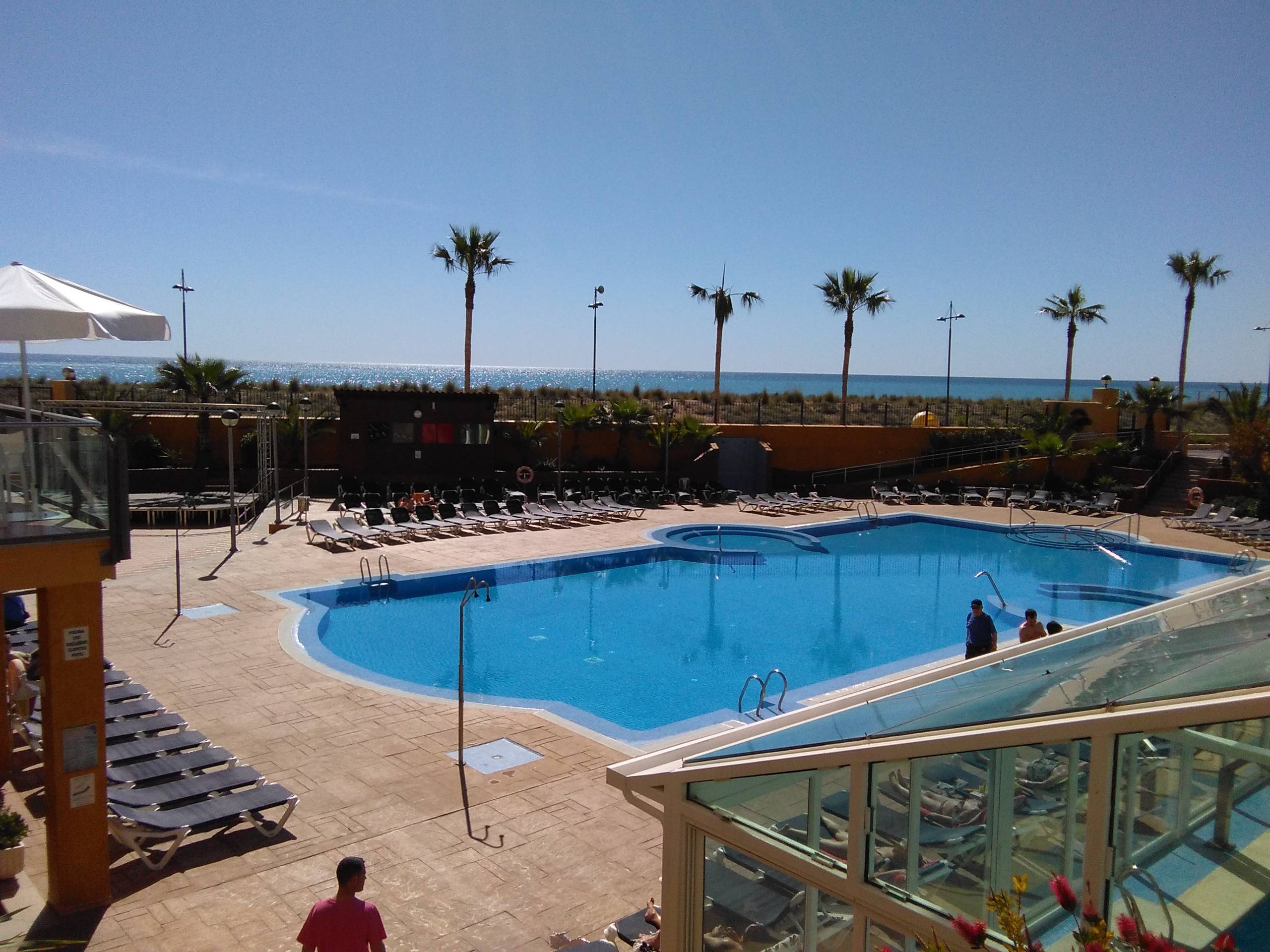    🏖️¡PRIMERA LÍNEA DE PLAYA EN PEÑISCOLA! 🏰🌊Desde 2 noches: Hotel 4★ con desayuno en una de las mejores playas del Mediterráneo | Peñíscola 