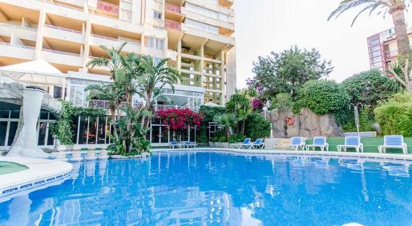 Aparthotel El Faro 1