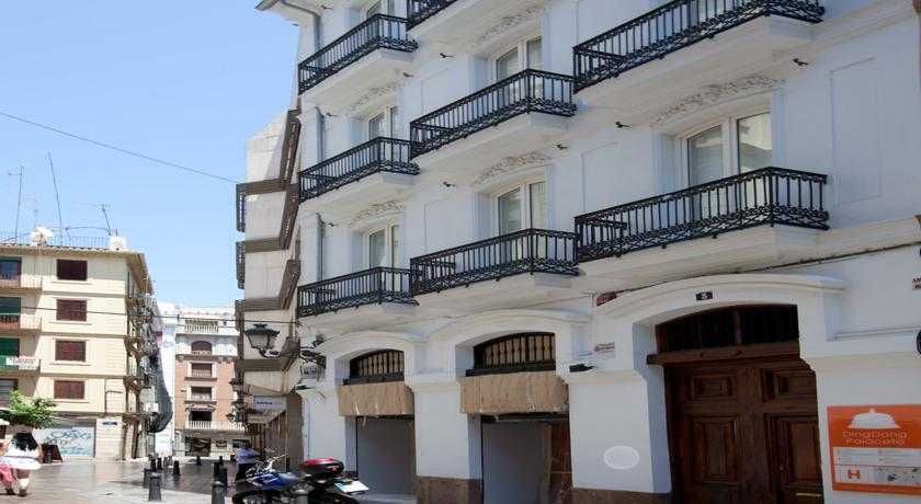 Hostal Cosy Rooms Embajador 1 Hostal Cosy Rooms Embajador 1