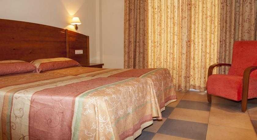 Tres Anclas 2 Tres Anclas 2