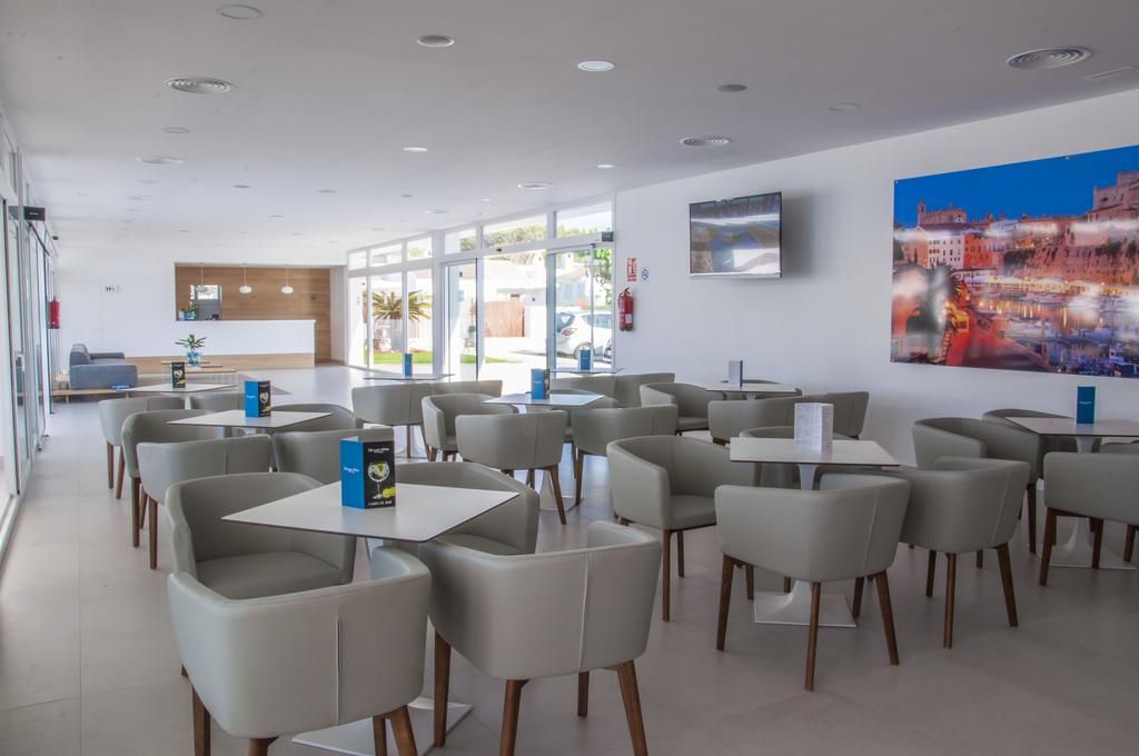 Apartahotel Menorcamar (Adults only) 2